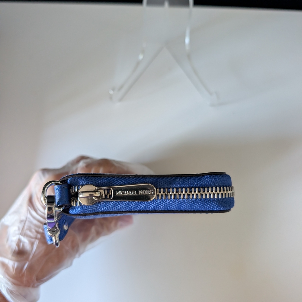 NWT Electric Blue Michael Kors Saffiano Wristlet - Picture 3 of 9
